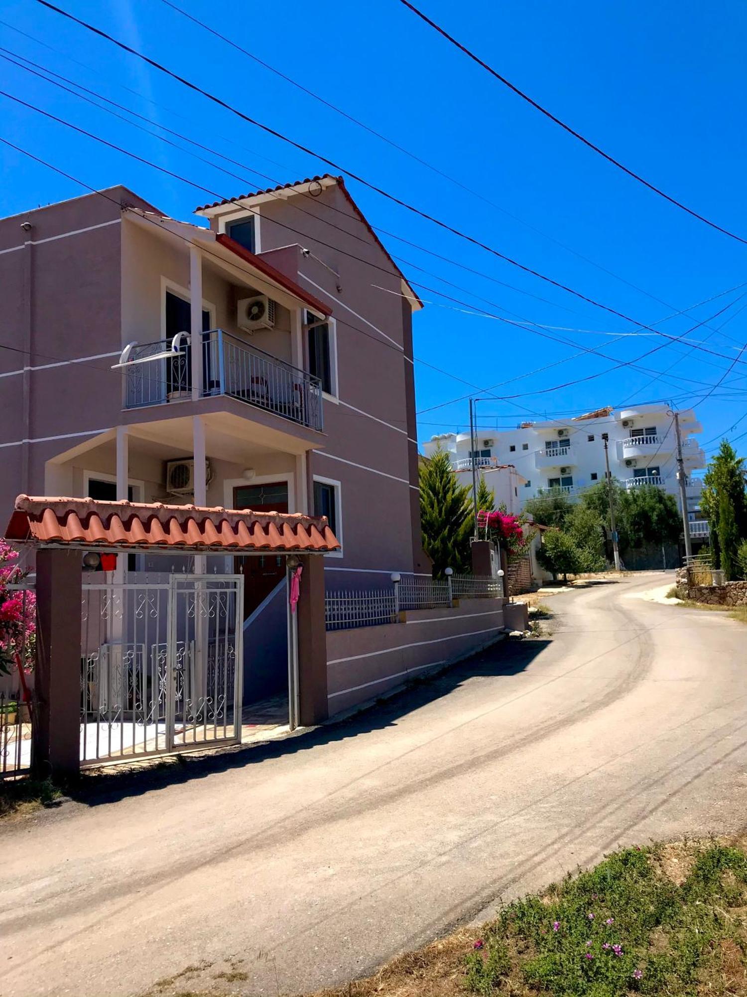 Apartments Villa Dovinefa Ksamil Exterior photo
